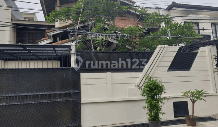 Disewakan  Rumah Siap Huni Lokasi Superstrategis Selangkah Ke MRT 1