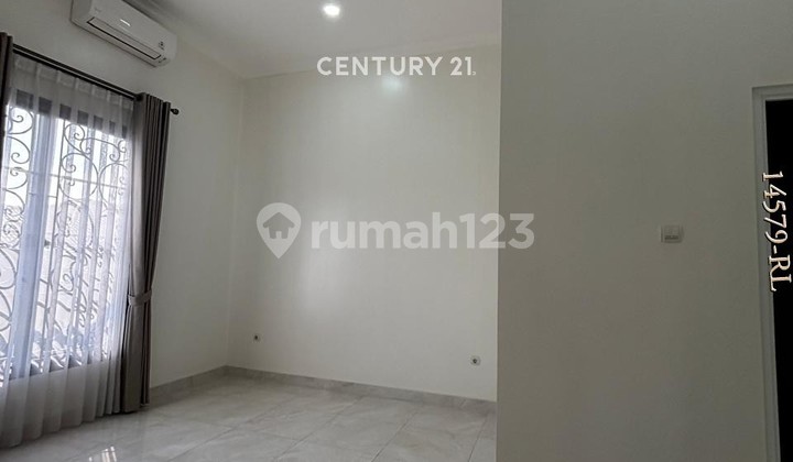 For Sale BrandNew American Classic House by the Main Road 2