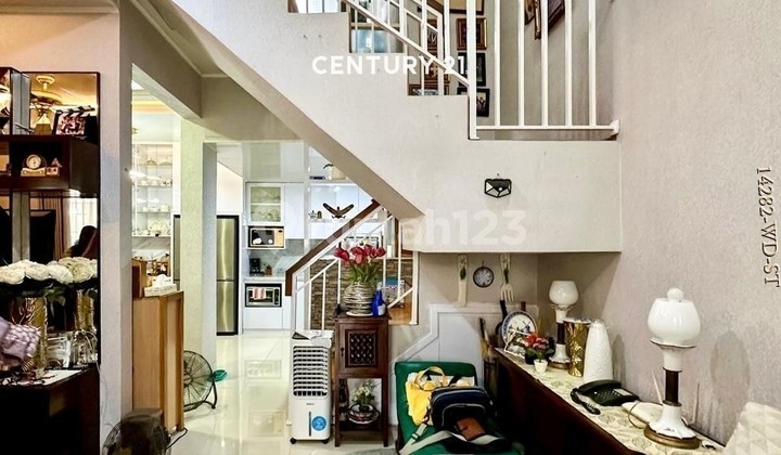 Ready-to-Occupy House in Graha Bintaro Jaya Near Toll Gate 2