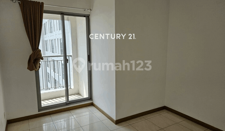 For Sale 2BR Unfurnished Apartment in M Town Near Sumarecon Mall 2