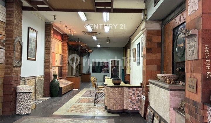 FOR SALE FAST Strategic Shop House in Panglima Polim, South Jakarta FOR SALE FAST Strategic Shop House in Panglima Polim, South Jakarta