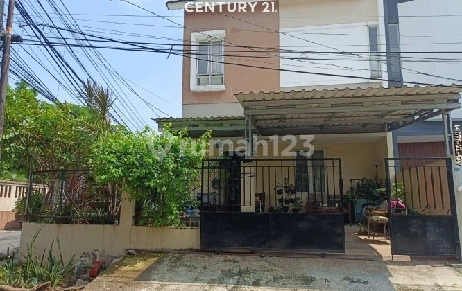 For Sale 2-Story House Ready to Occupy in Jurang Mangu Permai Housing Complex