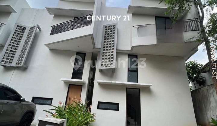 Rumah Brandnew Dijual Lokasi Dekat BXC Mall Dan Stasiun Kereta