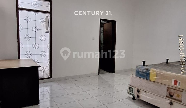 Jual CEPAT Hunian Luas Dan Nyaman Dekat Mall Di Pondok Indah 2