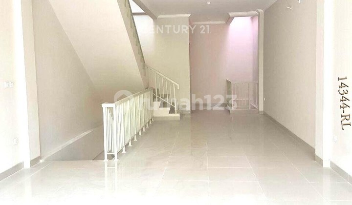 For Sale Ready-to-Use Commercial Unit in Grand Galaxy City Cluster Rose Gold 2