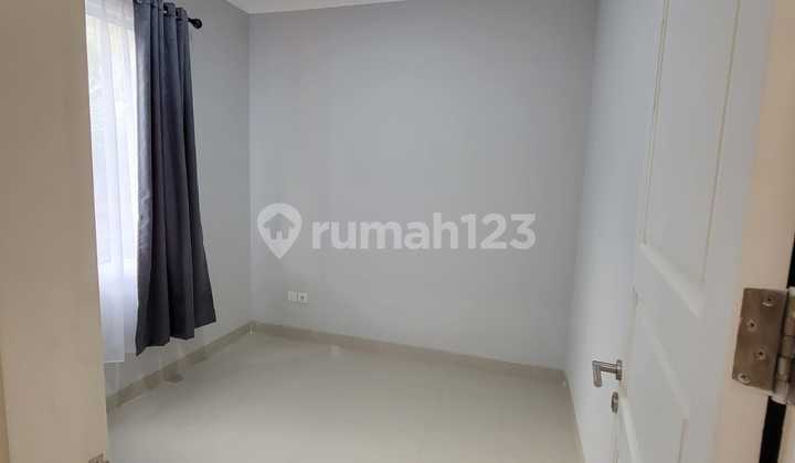 Dijual CEPAT Dan murah  Rumah di Gading Serpong Cluster Samara 2