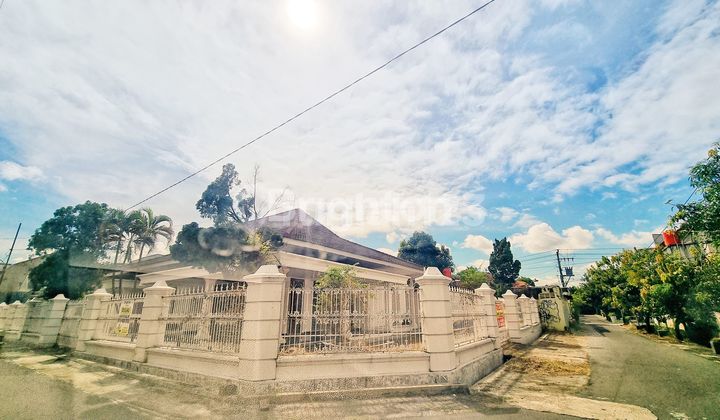 RUMAH BESAR MEWAH DI TENGAH KOTA SOLO