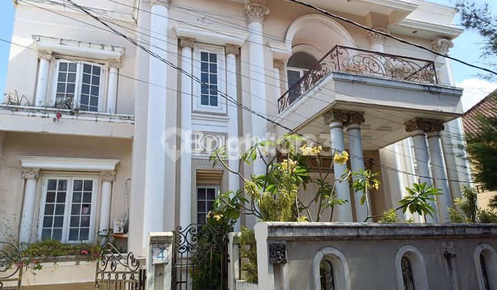 RUMAH MEWAH DAN MODERN DI KUTA 1