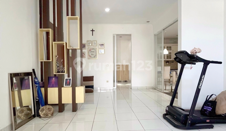 Neat 2-Story House in The Icon BSD 2