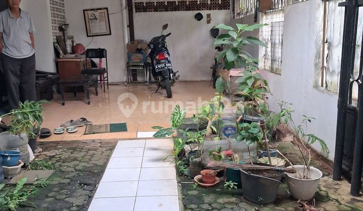 For Sale: Serene and Comfortable House in Petukangan, Requires Minimal Renovation For Sale: Serene and Comfortable House in Petukangan, Requires Minimal Renovation