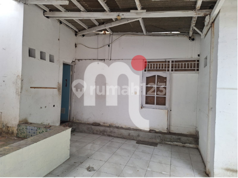 FOR RENT: COMMERCIAL SPACE IN THE CENTER OF SEMARANG CITY 1