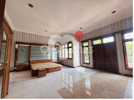 DIJUAL RUMAH MEWAH 2 LANTAI DI JL SISINGAMANGARAJA, SEMARANG 2