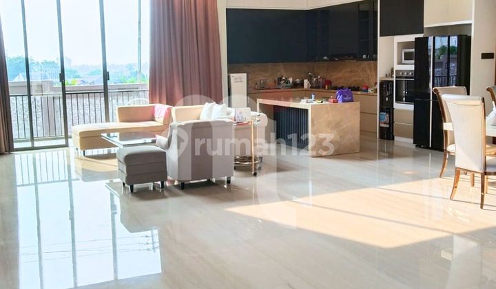 Dijual Rumah Mewah di Jalan Singotoro 2