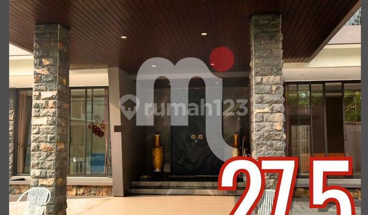 Dijual Rumah Mewah di Jalan Singotoro 1