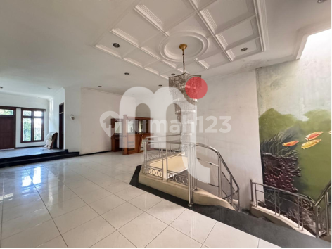 DIJUAL RUMAH MEWAH 2 LANTAI DI JL SISINGAMANGARAJA, SEMARANG 1