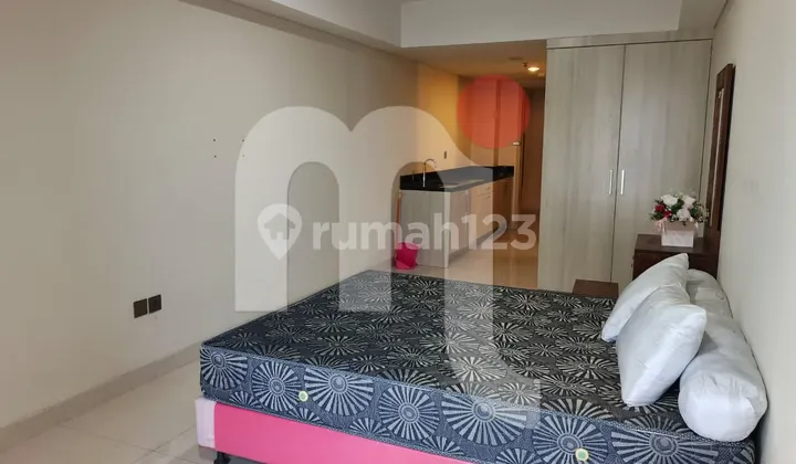 Dijual Apartemen Full Furnished Tengah Kota di Louis Kienne