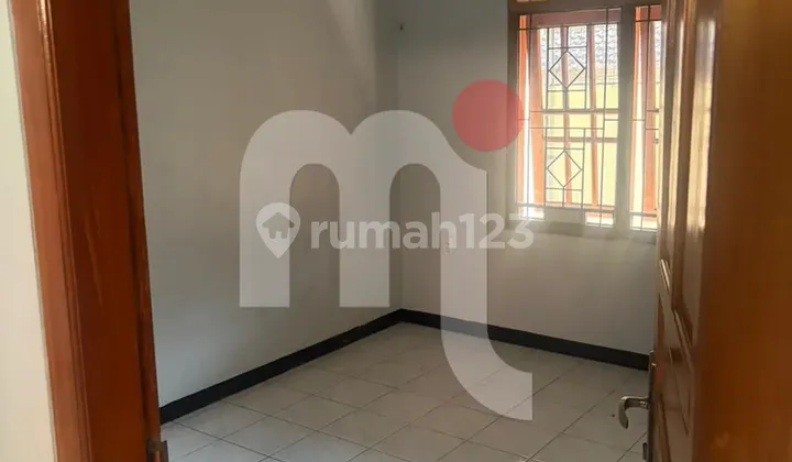 1-Story House for Sale in Sidomukti 1-Story House for Sale in Sidomukti
