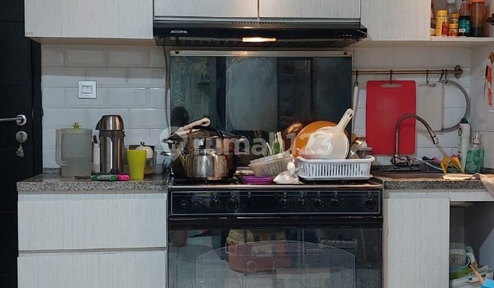 Flood-Free, Apartment, 1 Floor, Strata, Near Airport Access,