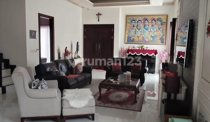Rumah Mewah Full Furnished Dijual di Daan Mogot Baru Dekat Sekolah International Dian Harapan