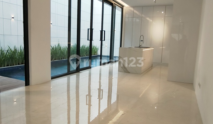 Dijual Brand New Luxury House di Kemang, Jakarta Selatan