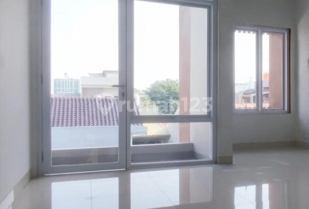 Dijual Rumah Baru di Tomang, Jakarta Barat 4,5X18 2