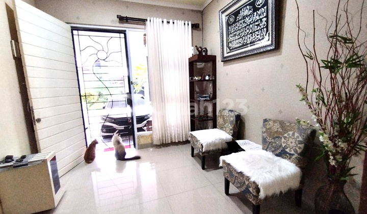 For Quick Sale: BSD De Latinos Patagonia House, Semi-Furnished, Neat.