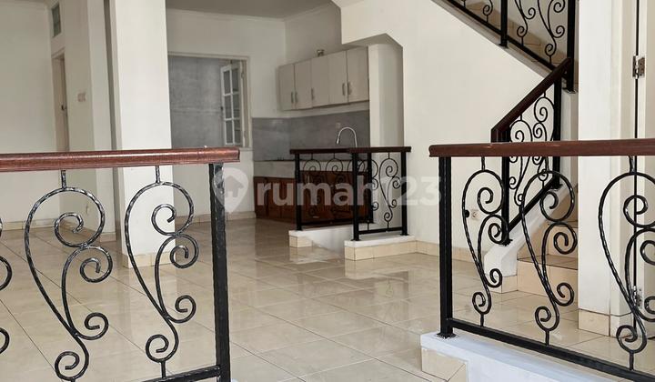 For Sale: House in Gading Grande, Kelapa Gading For Sale: House in Gading Grande, Kelapa Gading