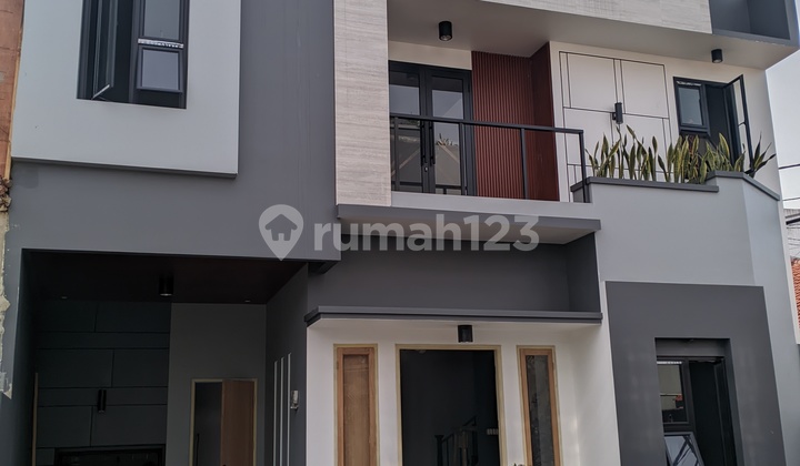 Rumah Mewah + Roftoop Termurah di Pejaten Timur Pasar Minggu Jakarta Selatan 2