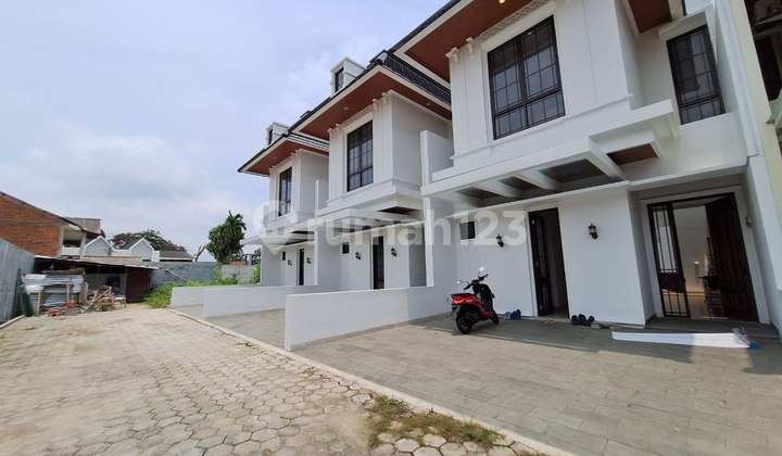 Rumah Cluster Exlusive Mewah Modern Ala2 Jaksel Di Kodau, Jati Mekar Dkt Ke Jati Bening Pondok Gede Bekasi.