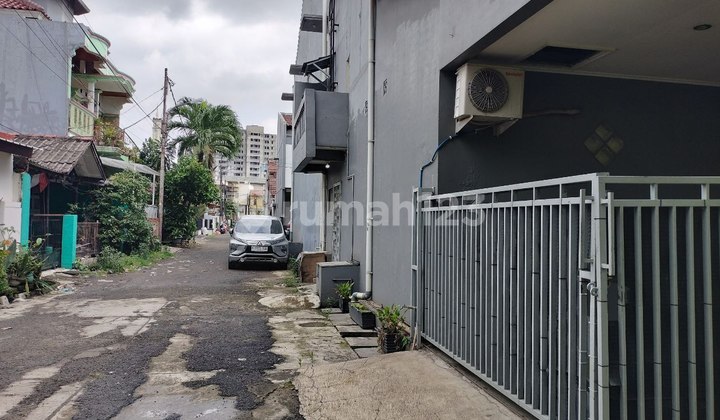For Sale Fast 1.5-Story Hook House in a One Gate System Housing Complex, Strategic Location by Kalimalang Main Road, Jatibening, Bekasi. For Sale Fast 1.5-Story Hook House in a One Gate System Housing Complex, Strategic Location by Kalimalang Main Road, Jatibening, Bekasi.