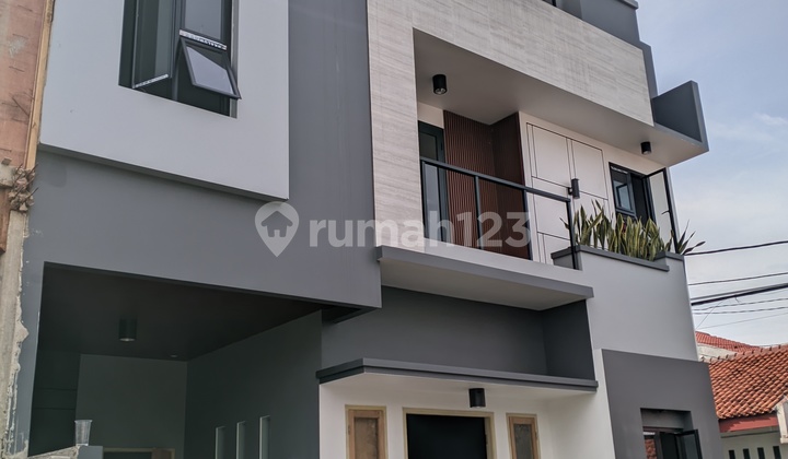 Rumah Mewah + Roftoop Termurah di Pejaten Timur Pasar Minggu Jakarta Selatan