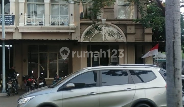 For Sale: 3-Story Hook-Type Shop House at Grand Galaxy City