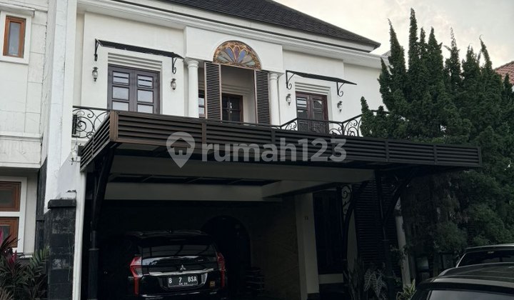 2-Story House in a Townhouse in Bangka Kemang
