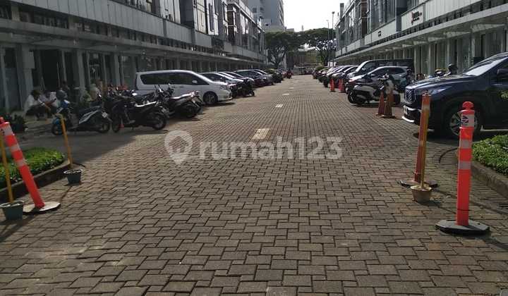 Siap Huni, Ruko, 3 Lantai, SHM, Dekat Akses Transjakarta, Bebas Banjir,