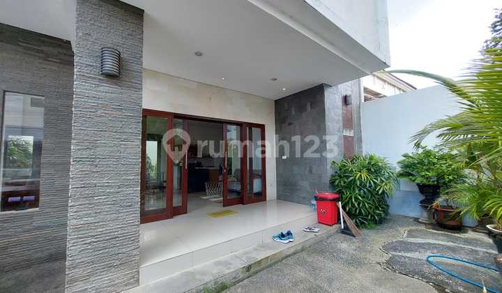 DIJUAL RUMAH 2 LANTAI SEMI VILLA DI RENON DENPASAR