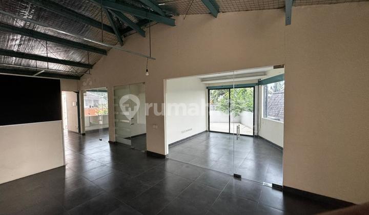 FOR SALE SPACIOUS BUILDING PRIME LOCATION IN CANGGU BADUNG BALI