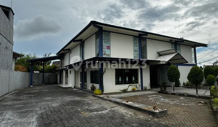FOR SALE SPACIOUS BUILDING PRIME LOCATION IN CANGGU BADUNG BALI