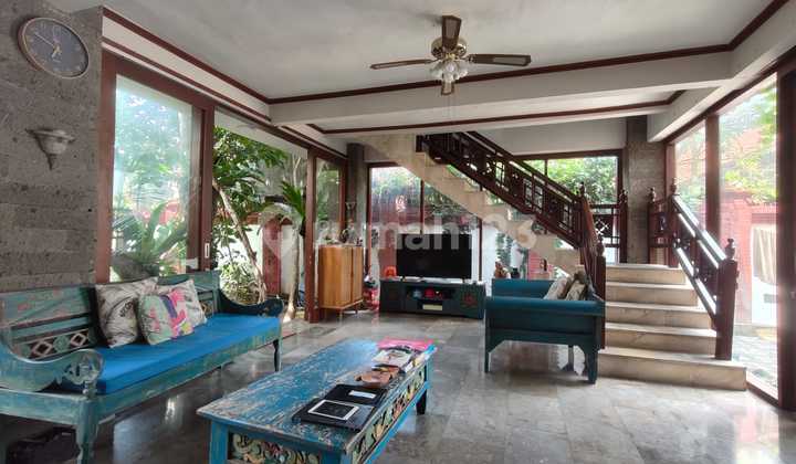 DIJUAL RUMAH BESAR 2 LANTAI SEMI VILLA DISANUR DENPASAR BALI