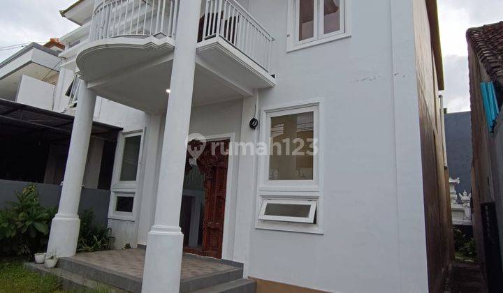 DISEWAKAN RUMAH 2 LANTAI TERAWAT DI RENON DENPASAR  1