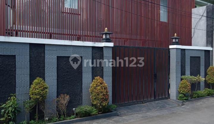 FOR SALE SPACIOUS LUXURY 3-STORY VILLA WITH ROOFTOP IN GIANYAR, BALI FOR SALE SPACIOUS LUXURY 3-STORY VILLA WITH ROOFTOP IN GIANYAR, BALI