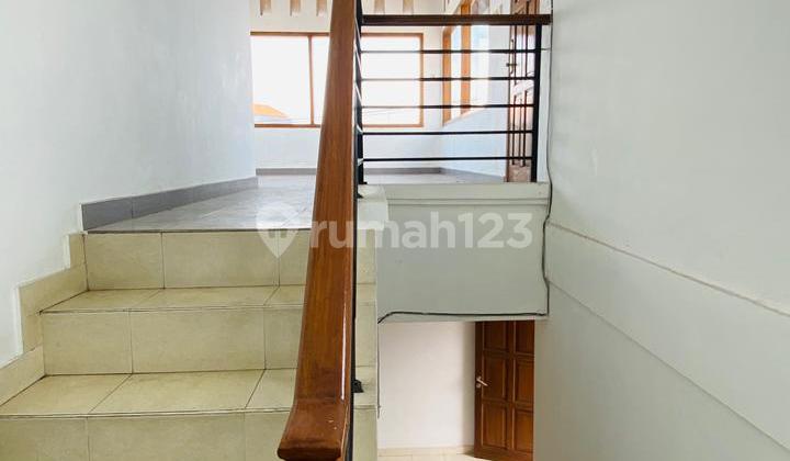 DISEWAKAN RUMAH MODERN MURAH 3 LANTAI DI PEDUNGAN DENPASAR BALI  2