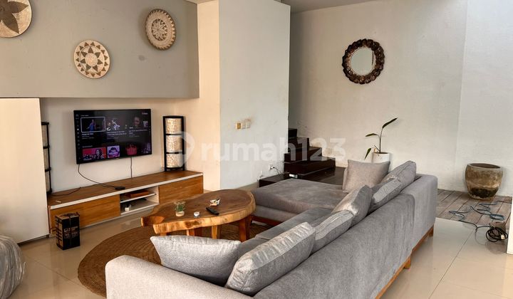 DISEWAKAN VILLA MODERN 2 LANTAI DI UMALAS BADUNG  BALI 