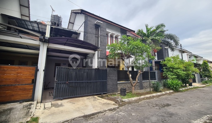 Fajar Indah, Solo 1