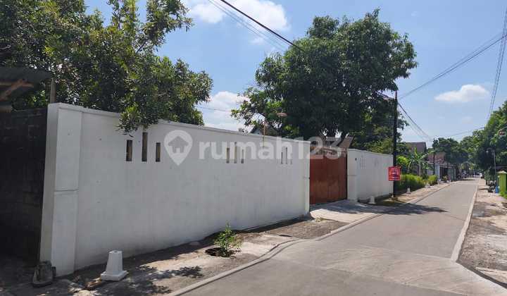 Dijual Tanah Bonus Rumah Antique Dekat Exit Toll Kartasura