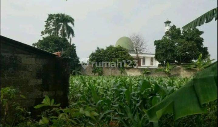 Kalau bisa, beli tanah sekarang. Syukur-sukur legalitas SHM. Kalau perlu, beli dengan cara diangsur, lebih ringan.  2