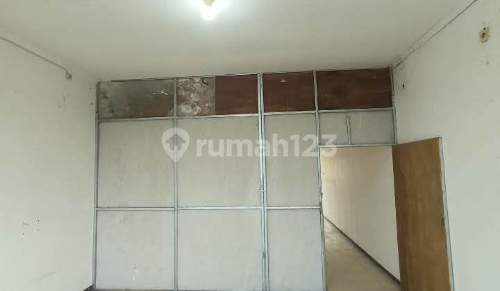 For Sale: Shophouse in the Nirwana Eksekutif Area, Surabaya 2