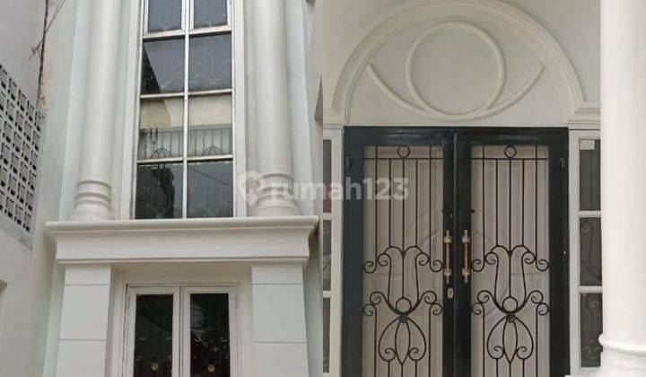 Dijual Rumah Mewah di Jalan Balam 1