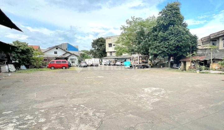 Warehouse 2,000 sqm Moch Toha Bandung - Below Market Price - 3 Minutes from the Toll Road
