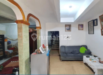 Dijual Rumah 2 Lantai di Area Kostan Tanjung Duren Dekat Mall Dan Campus