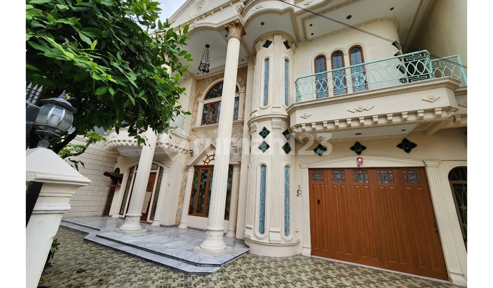 DIJUAL RUMAH MEWAH 2 LANTAI DENGAN 2 ENSUITE ROOM DI TAMAN RATU DEKAT TANJUNG DUREN JAKARTA BARAT DIJUAL RUMAH MEWAH 2 LANTAI DENGAN 2 ENSUITE ROOM DI TAMAN RATU DEKAT TANJUNG DUREN JAKARTA BARAT